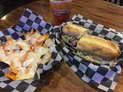 Momma Goldberg's Deli