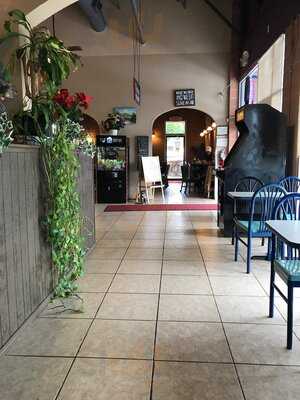 Gloria's Cafe & Bakery