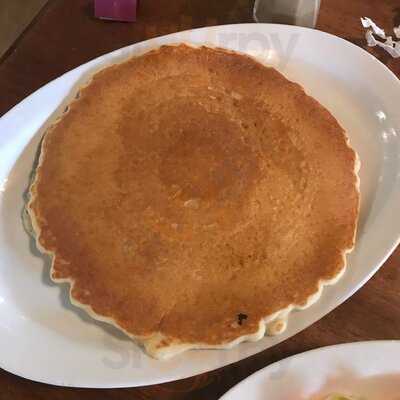 Gloria's Cafe & Bakery