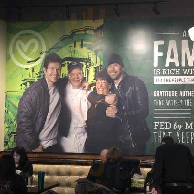 Wahlburgers