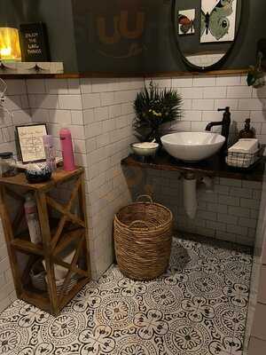 Salt Seafood & Oyster Bar