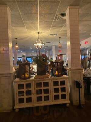 Salt Seafood & Oyster Bar