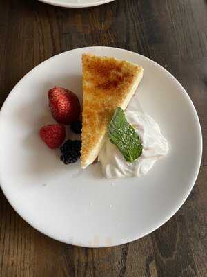 Salt Seafood & Oyster Bar