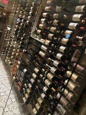 Salt Seafood & Oyster Bar