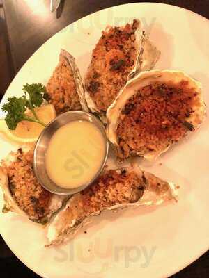 Salt Seafood & Oyster Bar