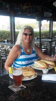 Snappers Grill & Comedy Club