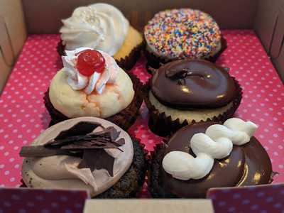 Smallcakes Cupcakery