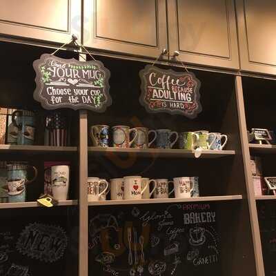 Gloria Jeans Coffees