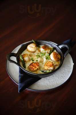 East Bay Grille At Pine Hills Golf Club