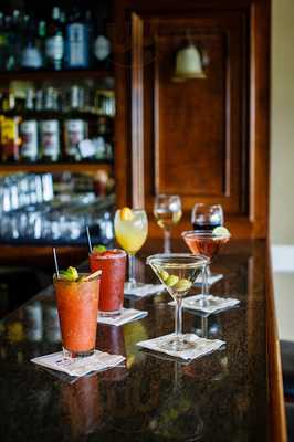 East Bay Grille At Pine Hills Golf Club