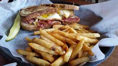 Bootlegger's On Broadway