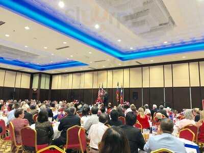 The Pearl Restaurant And Lounge