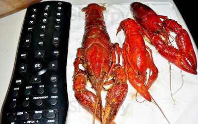Crawfish Hut (aka Bon Crawfish Hut)