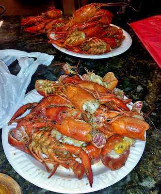 Crawfish Hut (aka Bon Crawfish Hut)