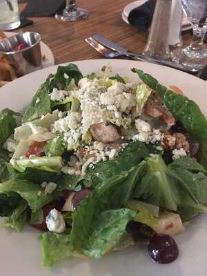 Martel's Restaurant And Lounge