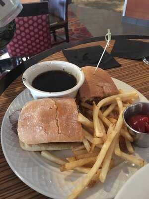 Martel's Restaurant And Lounge