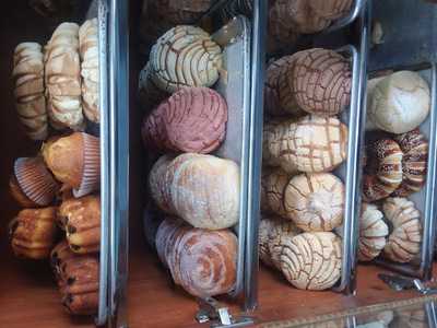 Ponce's Bakery