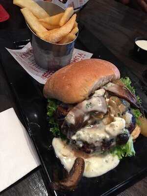 Red Robin Gourmet Burgers