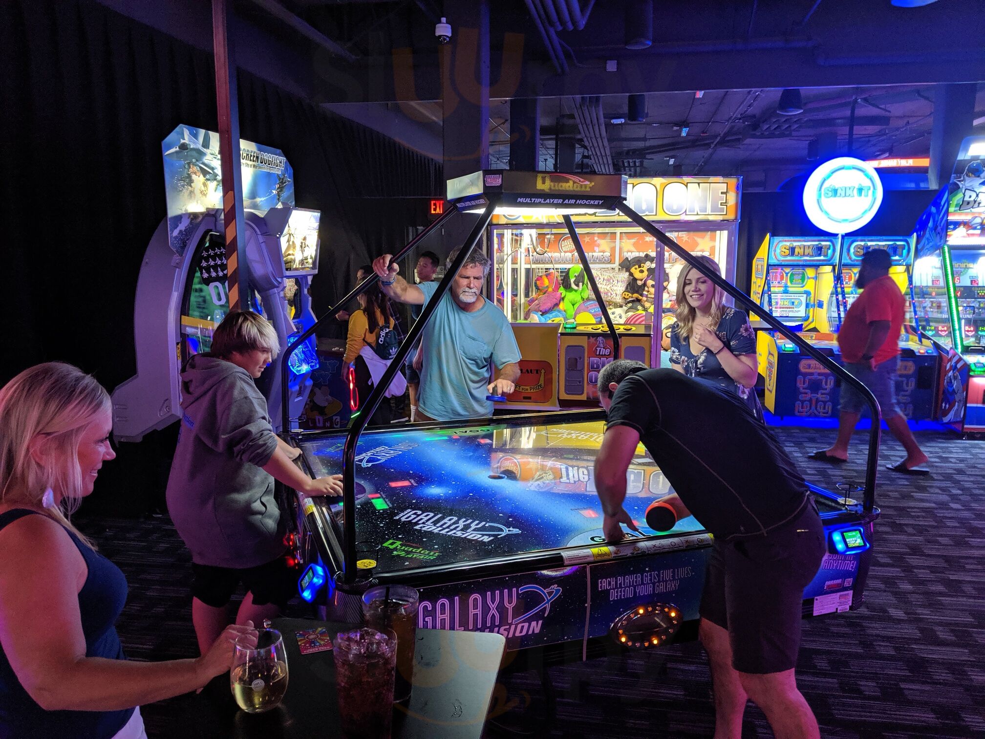 Dave & Buster's Thousand Oaks