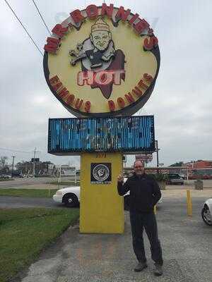 Mr. Ronnie's Famous Hot Donuts