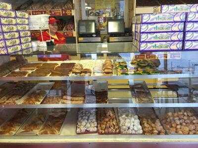 Mr. Ronnie's Famous Hot Donuts