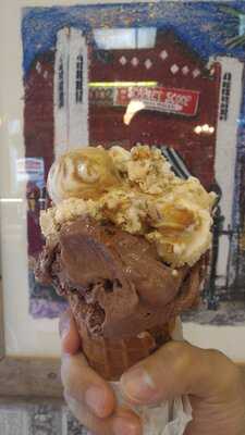 Scarlett Scoop Ice Cream