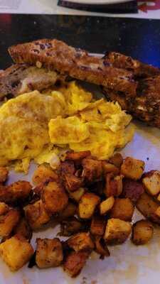 The Roundabout Diner & Lounge