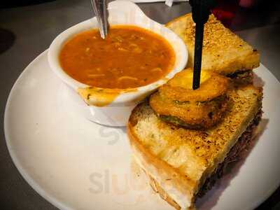 The Roundabout Diner & Lounge