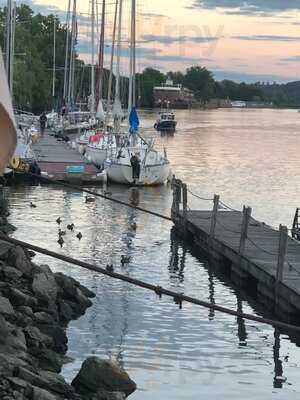 Ole Savannah Southern Table & Bar