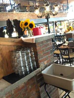 Ole Savannah Southern Table & Bar