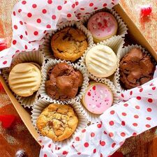 B On The River : Home Of Sugarush Desserts