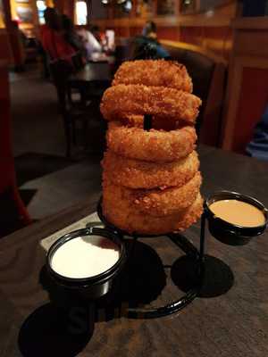 Red Robin America's Gourmet Burgers And Spirits