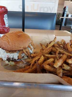 Mooyah Burgers, Fries & Shakes