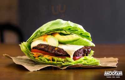 Mooyah Burgers, Fries & Shakes