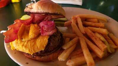 Smitty's Food & Drink