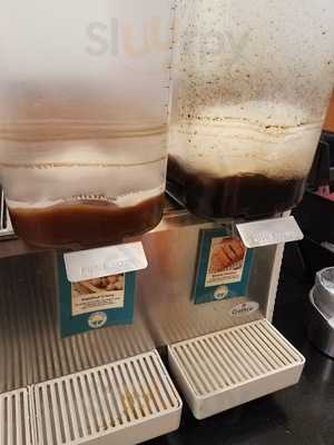 Between Rounds Bakery Sandwich Cafe