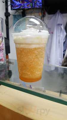 Between Rounds Bakery Sandwich Cafe