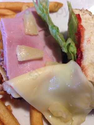 Pepe's Restaurant & Lounge