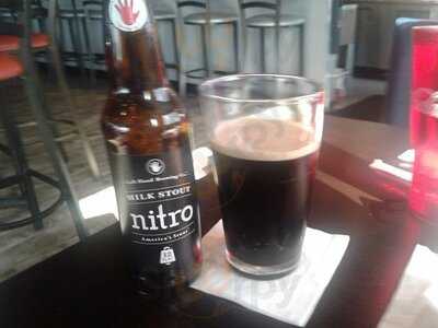 Zinger's Burgers N Wings