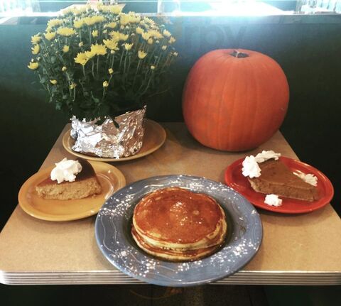 Broadway Lights Diner & Cafe