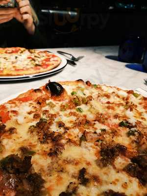 Edi's Pizzeria Restaurant