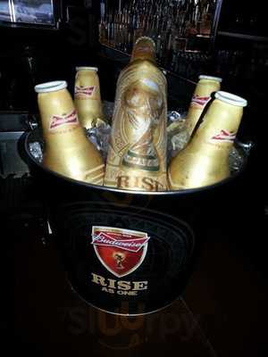 The Haus Pizzeria & Bar