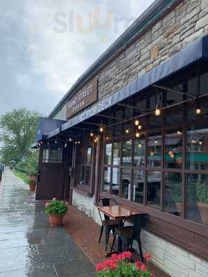 Front Street Tavern