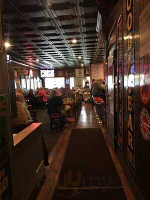 Dave's Bar And Grill