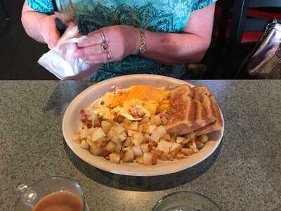 Dave's Bar And Grill