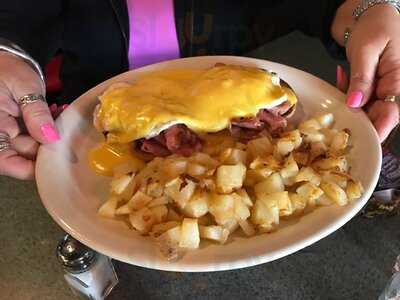 Dave's Bar And Grill