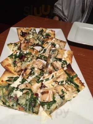 33 West Ale House And Grill