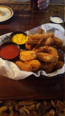 Village Pizza And Pub