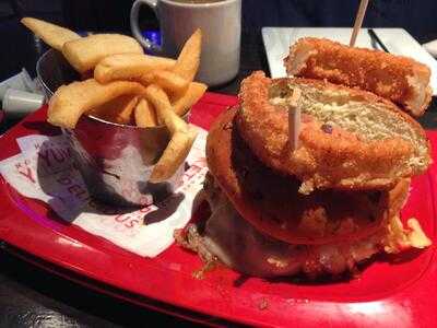 Red Robin Gourmet Burgers
