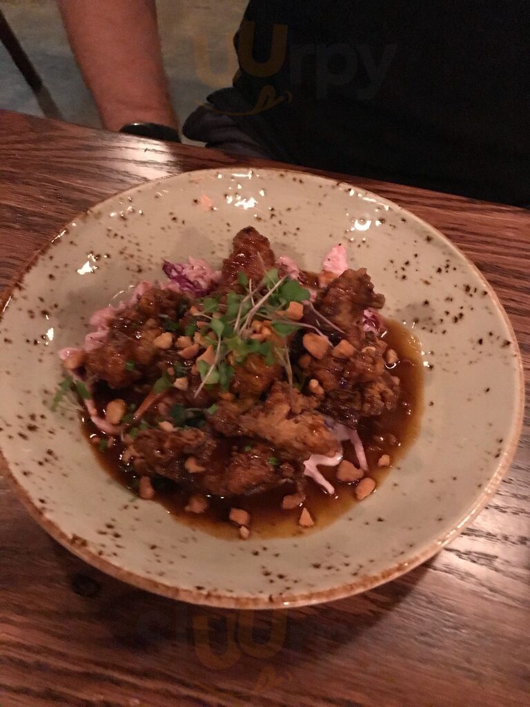 Lola Restaurant